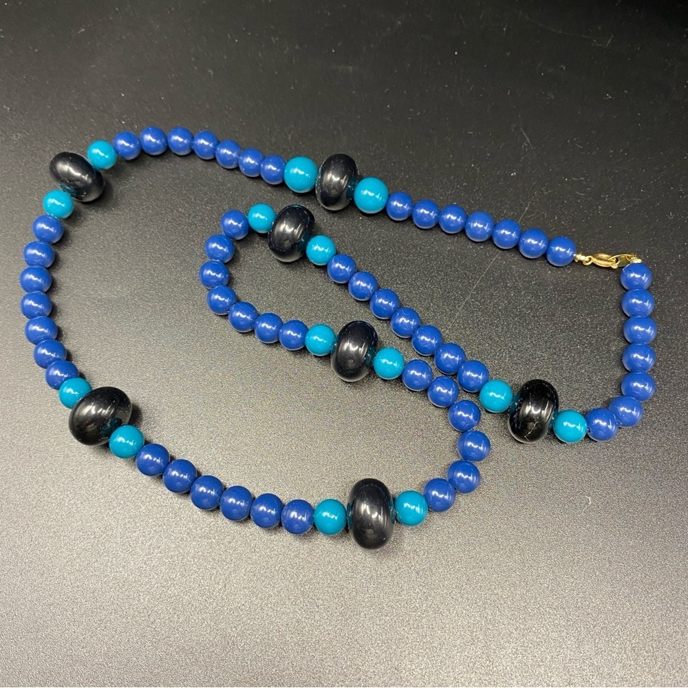 TRIFARI Vintage Lucite Necklace Navy Blue Black Beads Granny Core - Picture 7 of 11